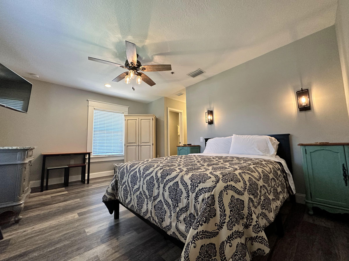 Blue Bayou Inn - Room 4