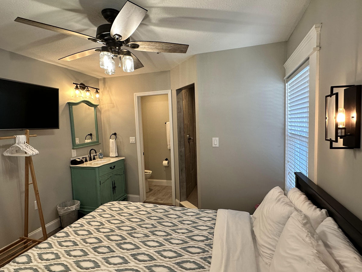 Blue Bayou Inn - Room 5